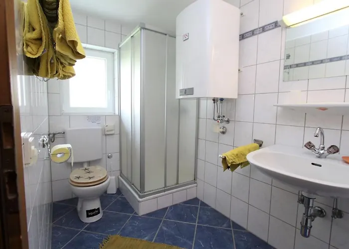 In Near Slopes & בית נופש